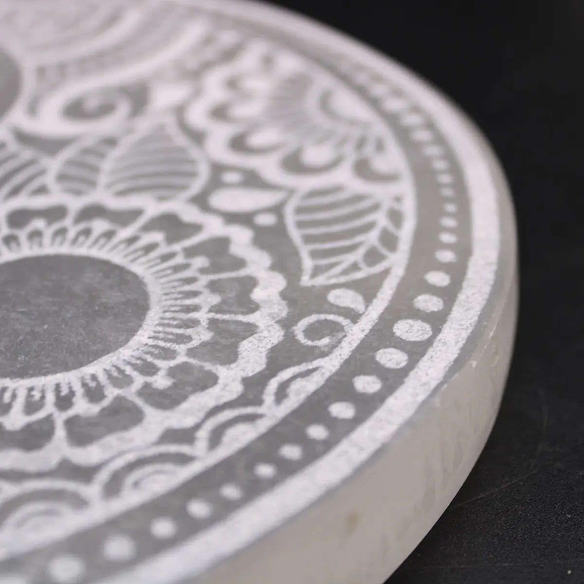 Large selenite charging plate, 18 cm